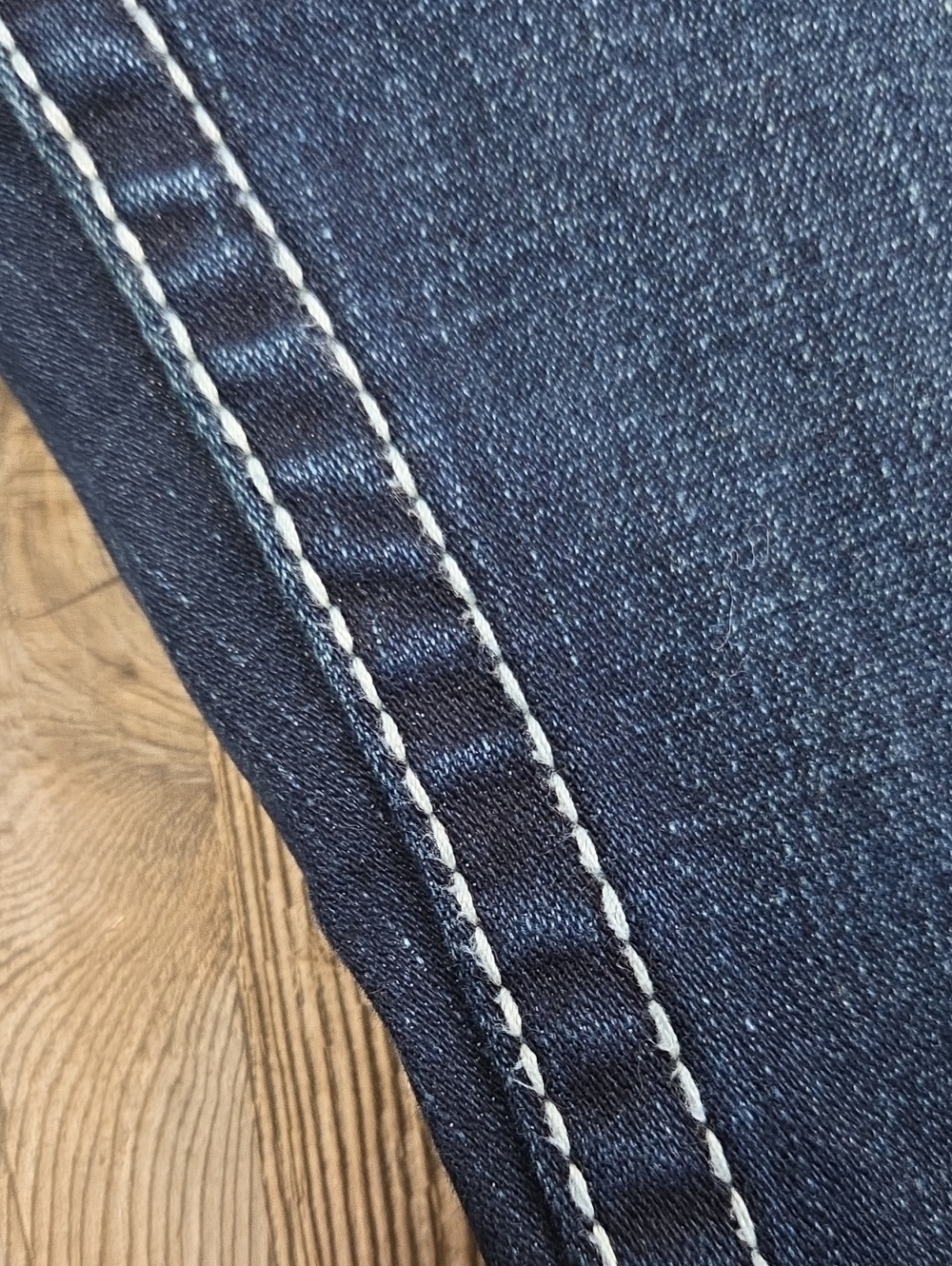 VTG True Religion Twisted Curved Seam Flare Jeans - Size 32 - Picture 11 of 13